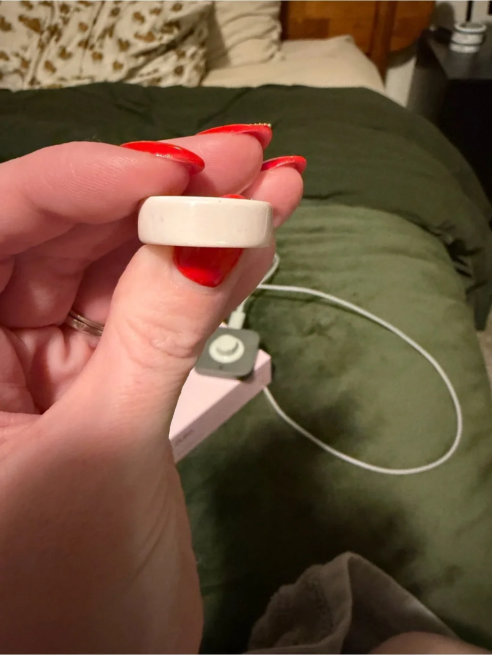 Oura Ring 4 Ceramic Petal Size 7